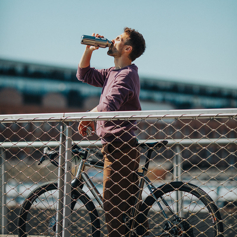 12oz-rise-reflect-with-bamboo-cap-o1 16oz_rise_reflect_man_bike_square.jpg