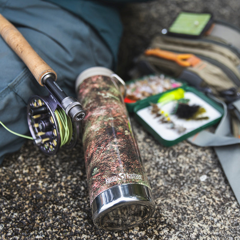 20oz-tkwide-with-cafe-cap-mossy-oak-x4 20oz_tumbler_mossyoak_rainbowtrout_flyfish_top_square.jpg