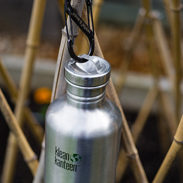classic-steel-loop-cap-z5 40oz_bottle_steel_loop_cap_lifestyle.jpg