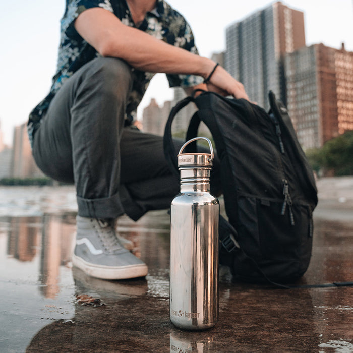 27oz-reflect-with-bamboo-cap-k0 K27SSLRF-MS-BAMBOO_reflect-bottle_city_lifestyle_ff882516-9bd8-49cf-b515-736a0a9c889f.jpg