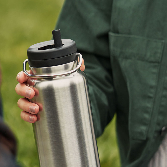 tkwide-twist-cap-with-straw-kit-d7 K32TKWSSL-BS-T-TWIST-32_oz_water_bottle_straw_cap_lifestyle_76e40be3-2488-47fa-afd0-c7d5ba075b15.jpg