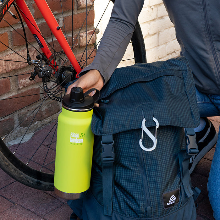 tkwide-chug-cap-j4 K32TKWSSL-JP-Bottle-Biking-Chug-Cap-lifestyle.jpg