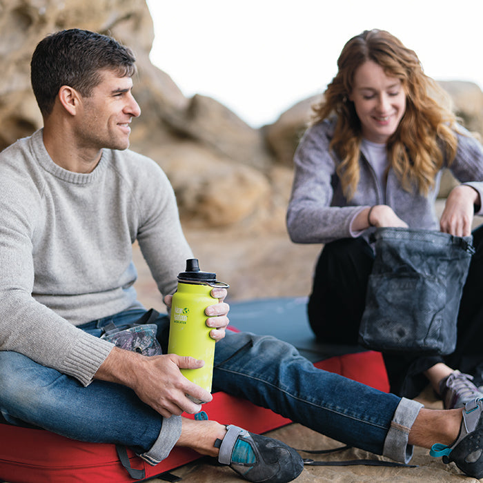 tkwide-chug-cap-j4 K32TKWSSL-JP-chug_cap_bouldering_lifestyle.jpg