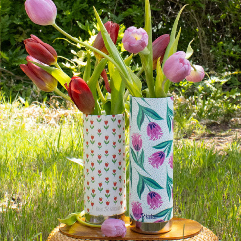 16oz-tkwide-with-cafe-red-tulips-e9 bottles_seasonal_spring_flowers_2_square.jpg