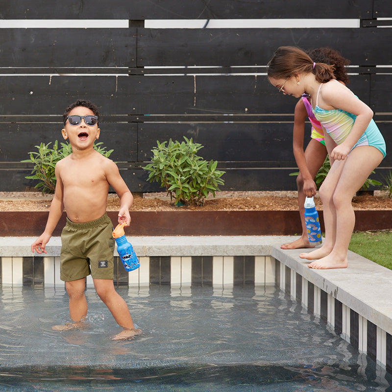12oz-kid-s-classic-with-flip-seal-sport-cap-y6 kid_sport_flip_seal_12oz_boy_pool_square.jpg