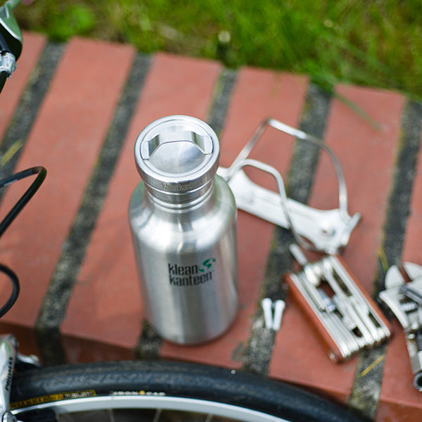 classic-steel-loop-cap-z5 stainless_bottle_cap_bike_parts_lifestyle.jpg