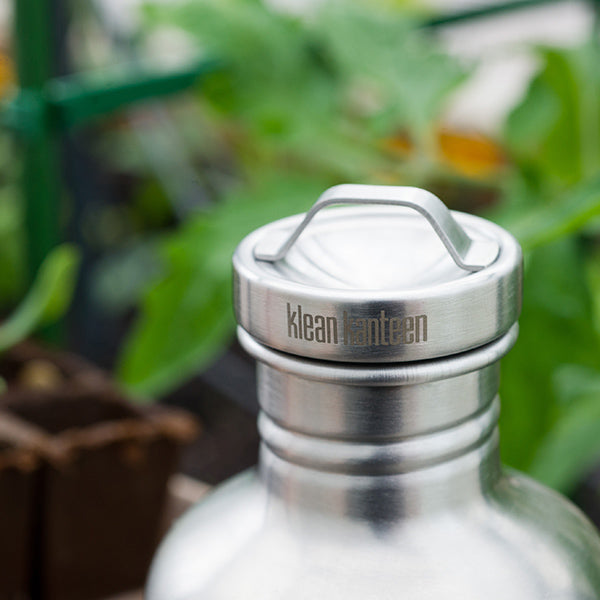 classic-steel-loop-cap-z5 stainless_cap_garden_lifestyle.jpg