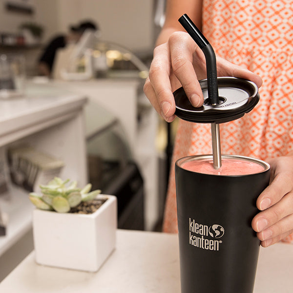 tumbler-straw-lid-with-straw-h1 steel_straw_smoothie-At-Counter-With-Lid_lifestyle_a071dbd2-9fd8-4eea-b04c-2a3732ff8612.jpg