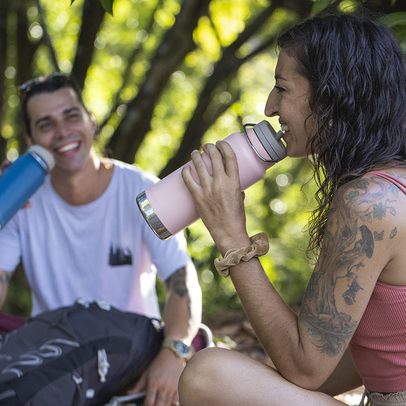 32oz-tkwide-with-twist-cap-z8 tkwide_32oz_insulated_bottle_twist_costarica_couple_drink_square.jpg