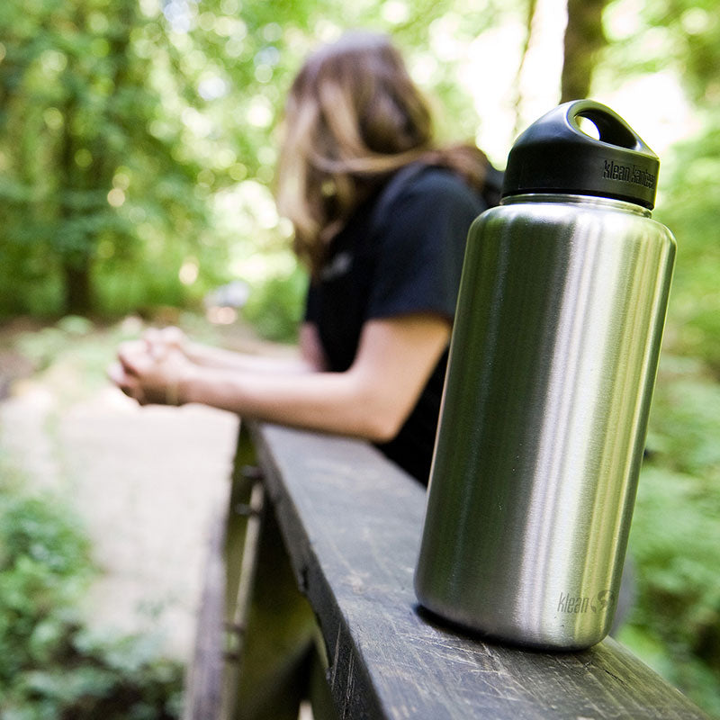40oz-wide-with-loop-cap-z1 wide_40oz_bottle_bridge_closeup_square.jpg